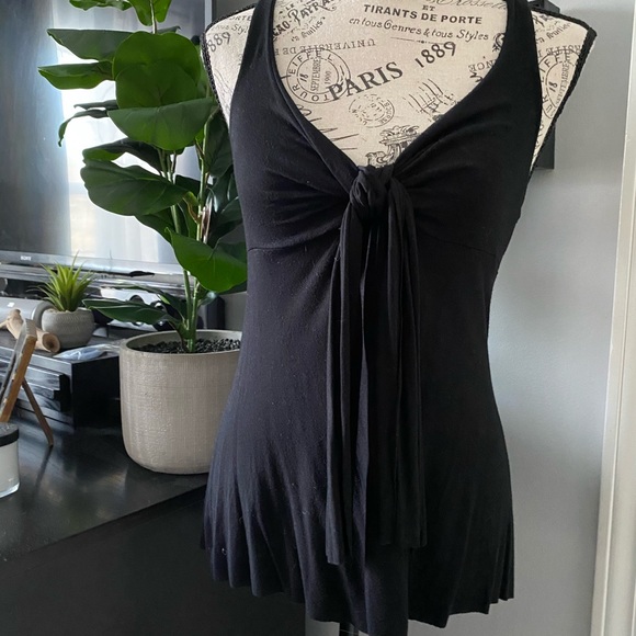 Tops - Cute racerback, tie front top